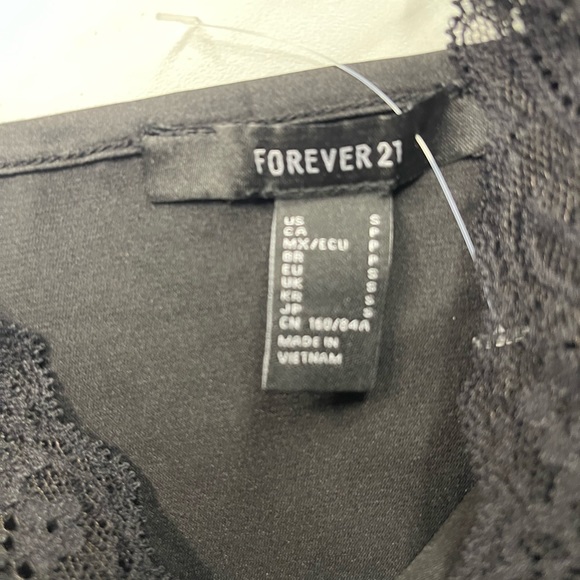 Lace top - Picture 2 of 2